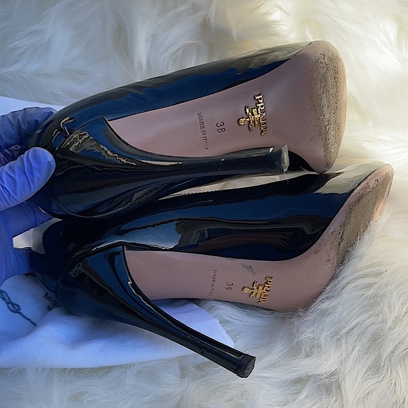 Authentic Prada black leather pump high heels - Picture 13 of 13
